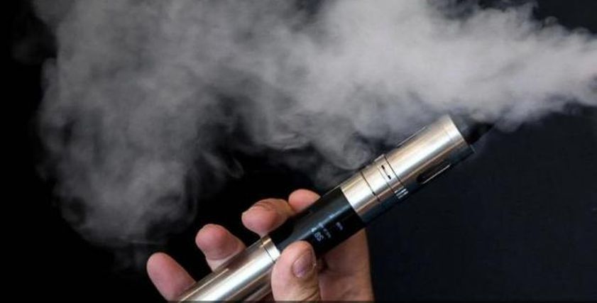 طبيب يكشف تأثير «الفيب» على الصحة: يسبب مشكلات صحية خطيرة