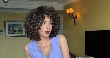 صبا مبارك بـ لوك جديد وقصة شعر تجذب الأنظار.. صور