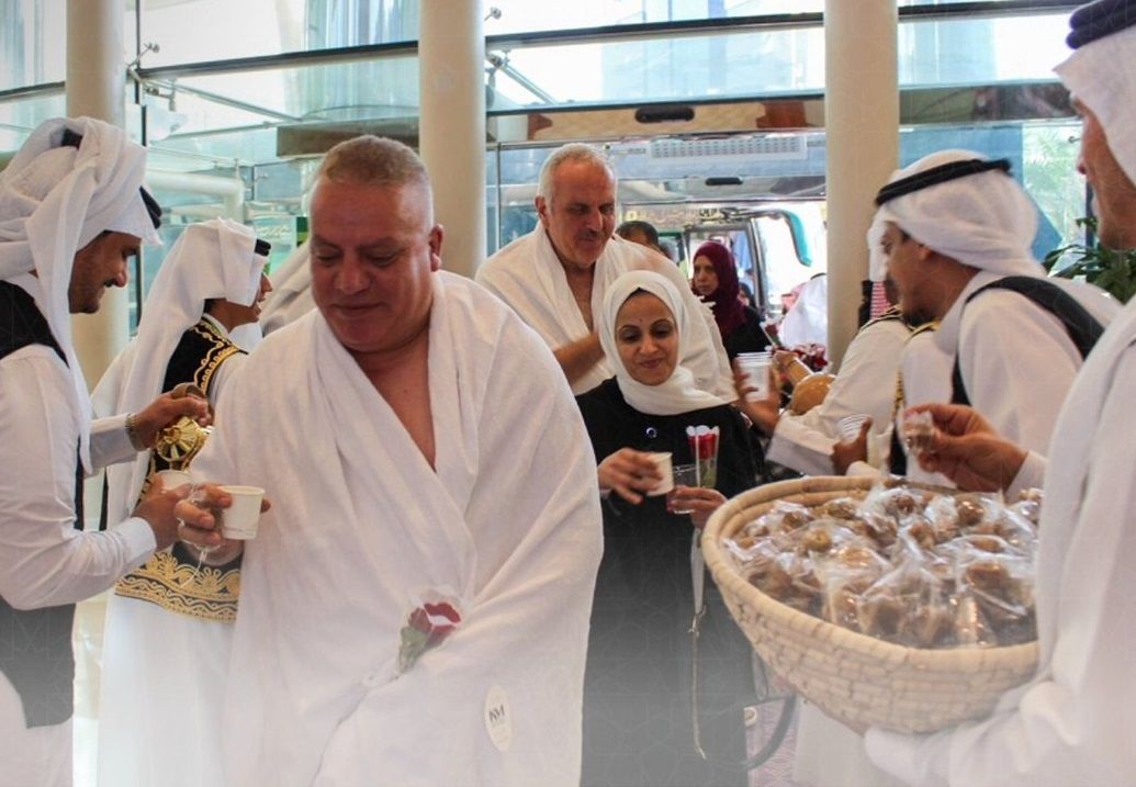 استقبال أولى طلائع ضيوف برنامج خادم الحرمين الشريفين من فلسطين.. صور