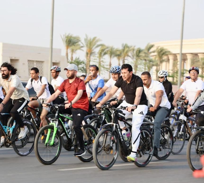 وزيرا الأوقاف والشباب ومحافظ القاهرة في ماراثون الدراجات بالعاصمة الإدارية