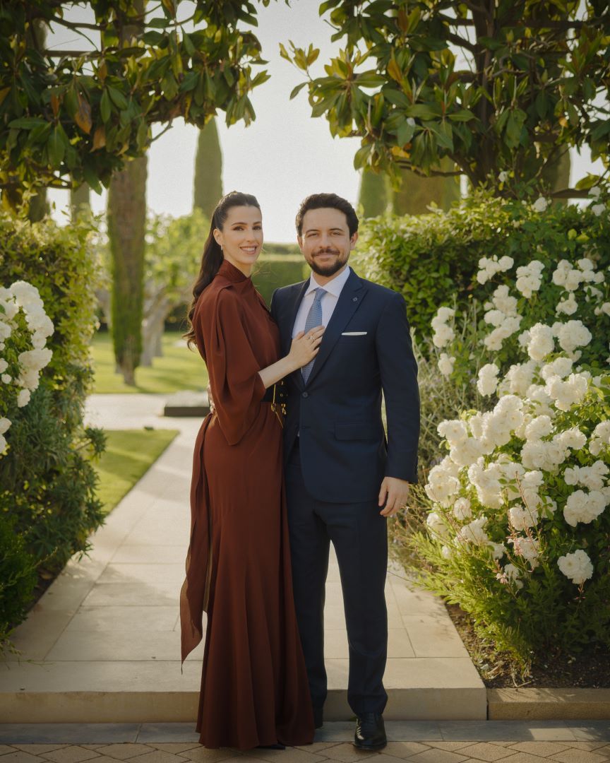 الذكرى الثانية لزواج الأمير الحسين والأميرة رجوة.. حب وطّدت أواصره الأميرة إيمان الصغيرة