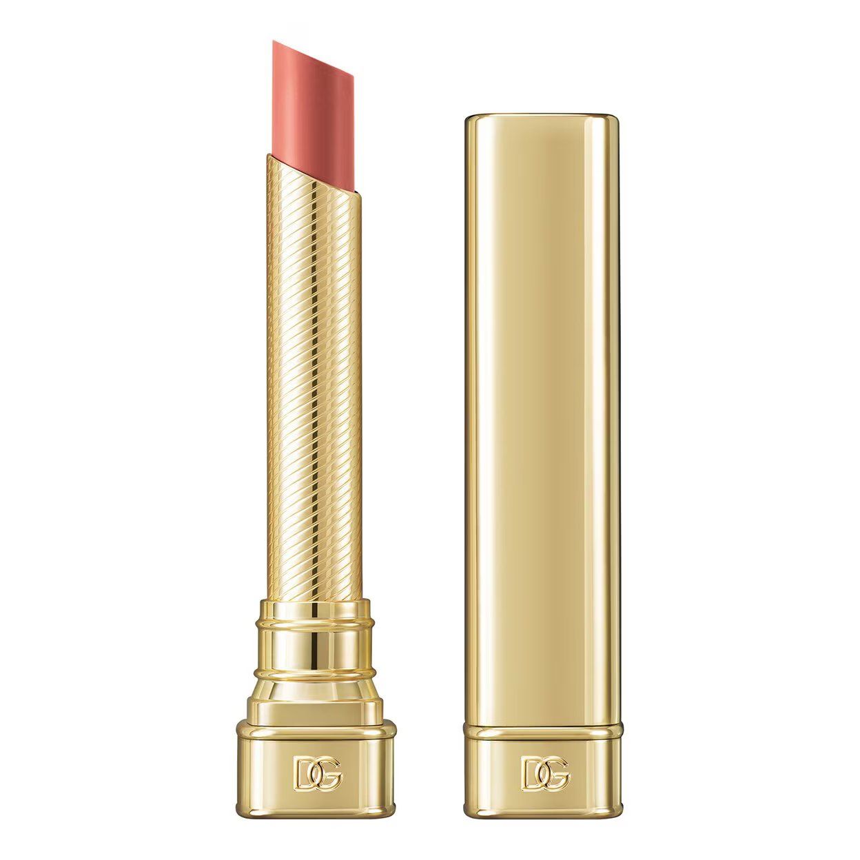 موضة أحمر الشفاه النيود بدرجاته المختلفة لصيف 2025: الأناقة في البساطة