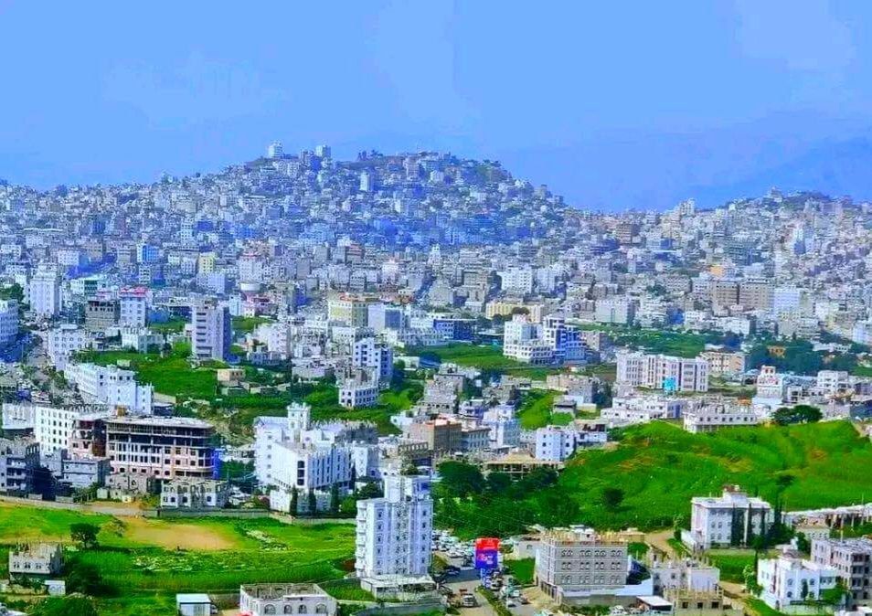 إب.. مليشيا الحوثي تقطع المياه العمومية عن أحياء واسعة بمركز المحافظة