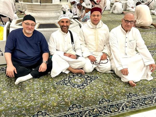 أحمد سعد مع سعد الدين الهلالي وخالد الجندي ورمضان عبد الرازق استعدادًا للحج