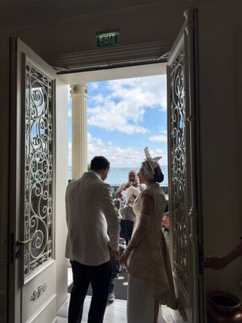 مصممة الأزياء نور فتح الله تحتفل بزفافها في اسطنبول وتختار إطلالة غير تقليدية