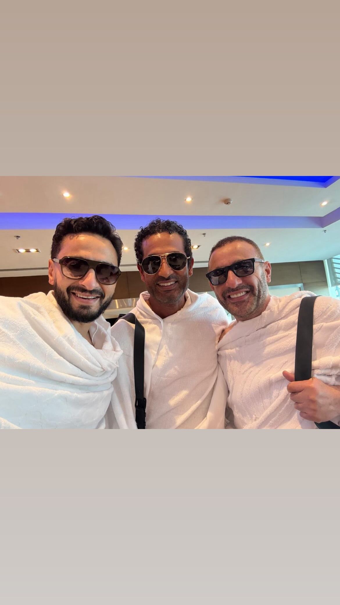 بعد أيام قليلة من انفصاله.. أحمد السقا برفقة حمادة هلال وعمرو سعد لأداء مناسك الحج