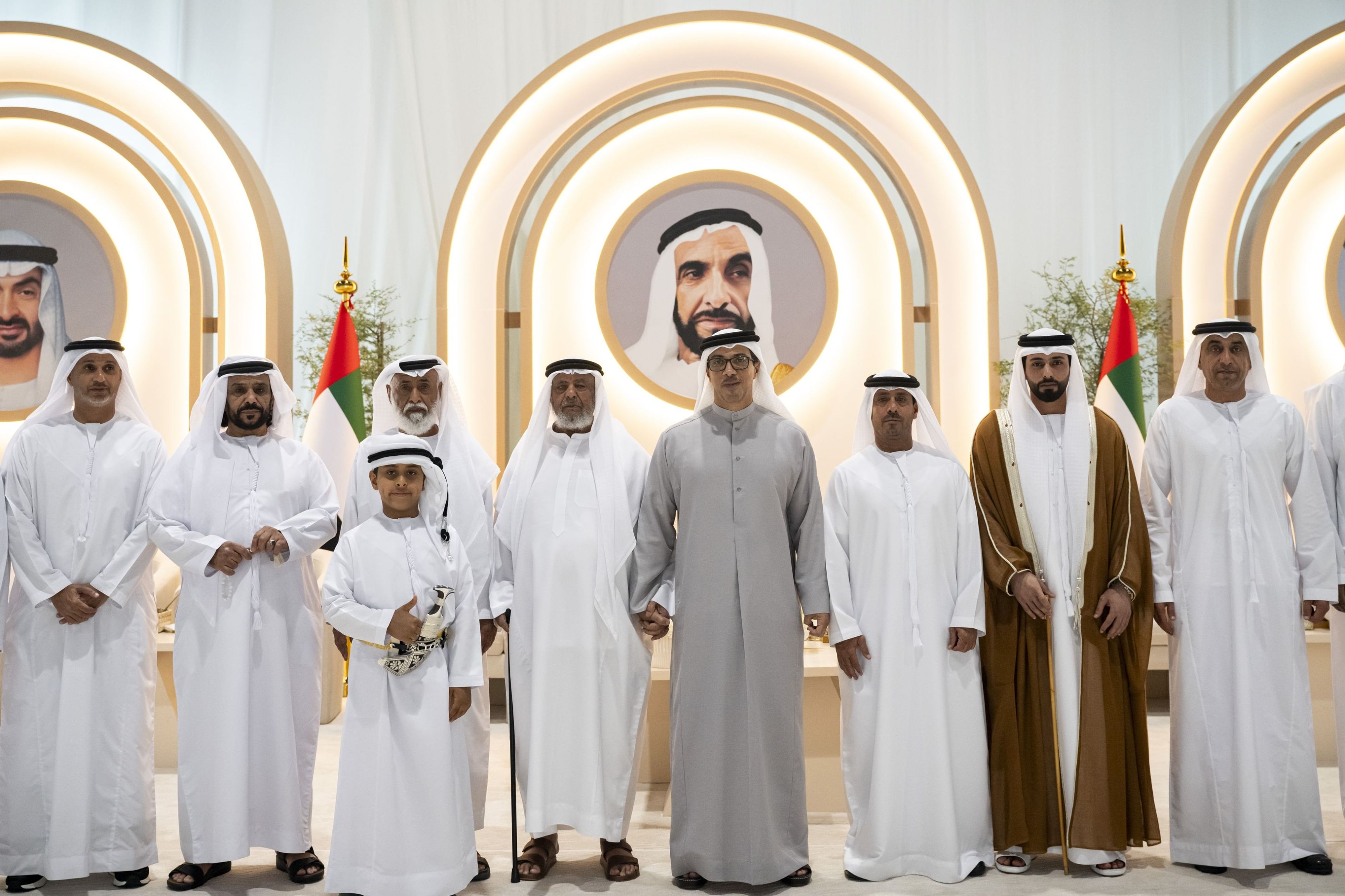 الامارات | منصور بن زايد يحضر أفراح العامري