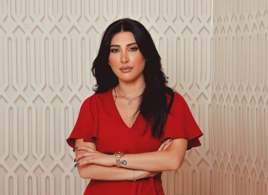 مصممة الأزياء نور فتح الله تحتفل بزفافها في اسطنبول وتختار إطلالة غير تقليدية