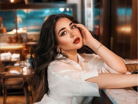 هيا مرعشلي تلفت الأنظار بعفويتها وجمالها في عيد ميلادها