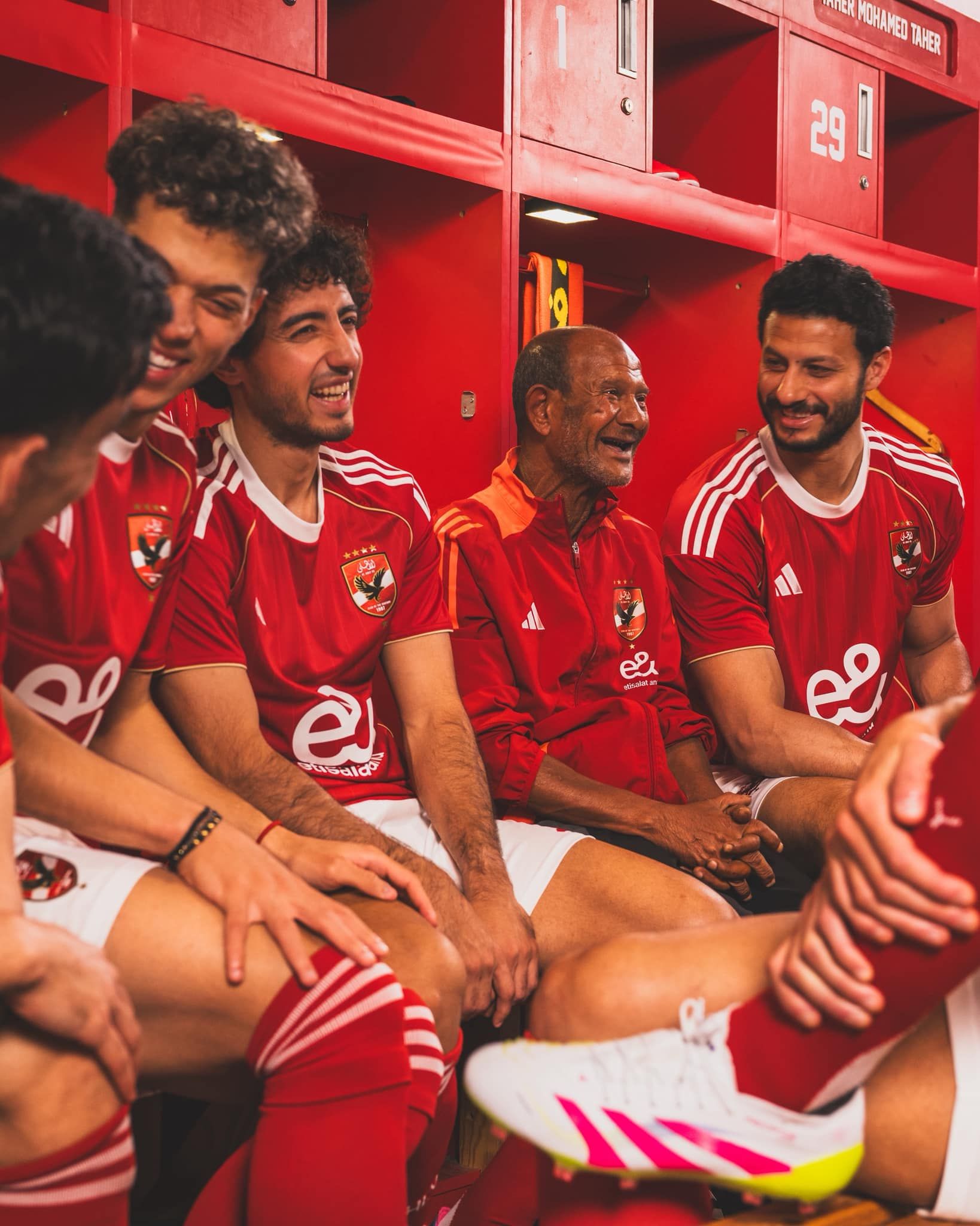 الأهلي يزيح الستار عن قميص كأس العالم للأندية والموسم الجديد.. صور