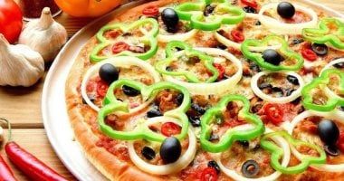تصنيف البيتزا على أنها مضادة للالتهابات لاحتوائها على الطماطم.. دراسة توضح