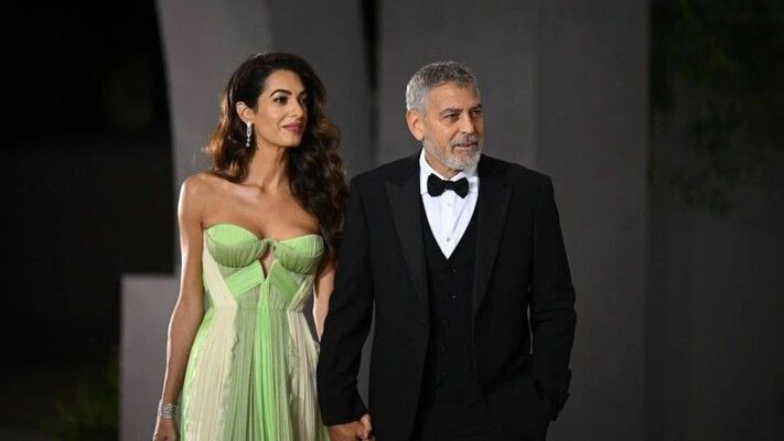 أمل كلوني على خطى زوجها جورج.. وتغيير جذري بشكلها الخارجي