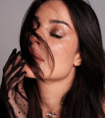 نادين نسيب نجيم تلفت الأنظار بجمالها بدون فلتر