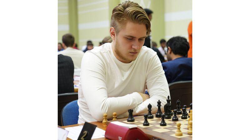الامارات | الروسي غريبنيف ينفرد بصدارة «دبي المفتوحة للشطرنج»