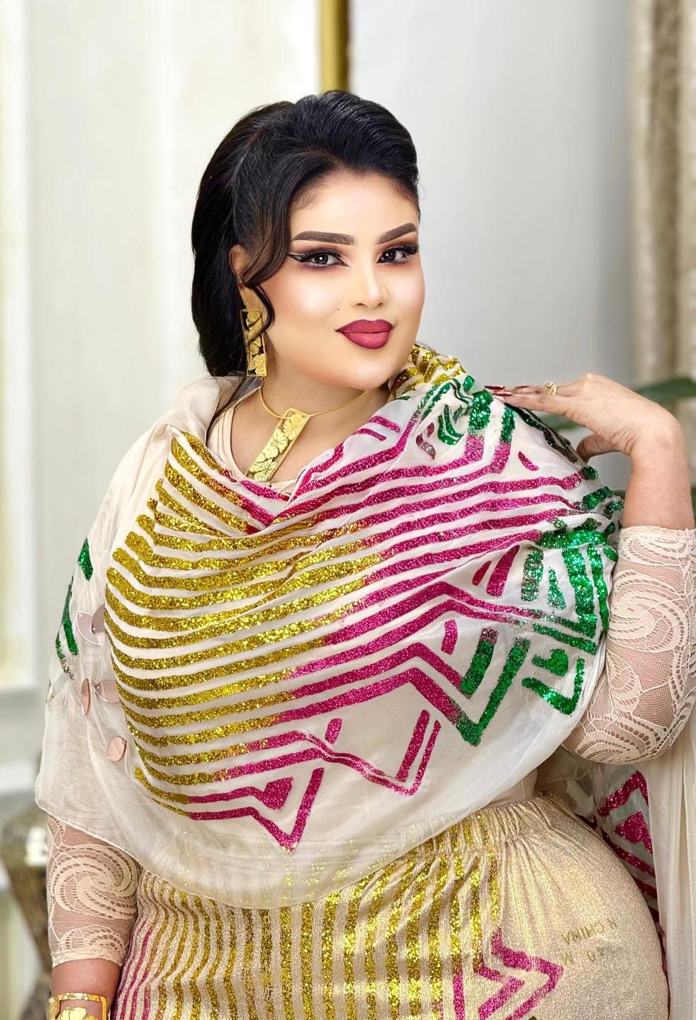 شاهد بالصور والفيديو.. الفنانة توتة عذاب تثير ضجة إسفيرية واسعة وتستعرض جمالها وجسمها بطريقة مثيرة ومتابعون: (عمليات النحت والشفط واضحة)