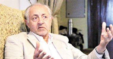 الهروب وليالي الحلمية وبئر الخيانة محطات بارزة في مشوار عبد العزيز مخيون