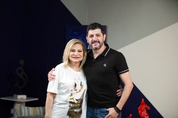 طوني عيسى يكشف اسم ابنه المنتظر والسبب المؤثر لاختياره.. وهل هناك جزء ثانٍ لمسلسل "فرانكلين"؟