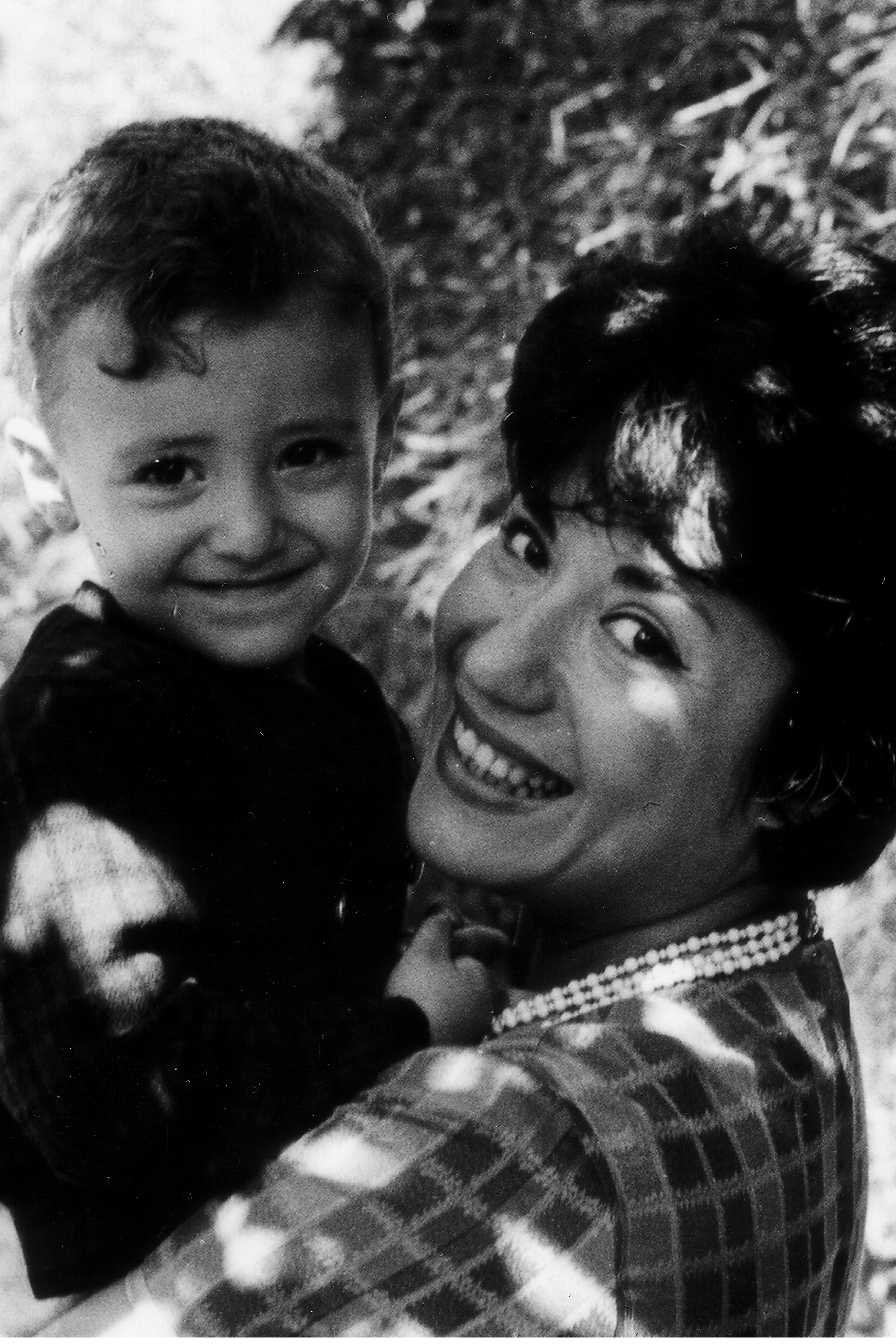 رشوان توفيق لـ الخليج 365: سميحة أيوب جارتى وعشرة عمرى ولا تعوض