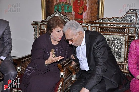 رشوان توفيق لـ الخليج 365: سميحة أيوب جارتى وعشرة عمرى ولا تعوض