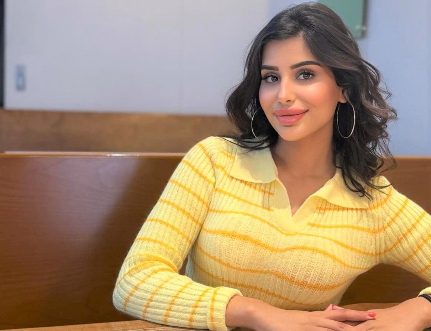 سعاد الشطي تنشر صوراً لها من كواليس مسلسل الصحبة الحلوة.. وهكذا تعلّق!