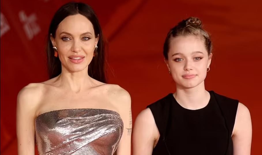 ابنة أنجلينا جولى وبراد بيت تكشف عن لقبها الجديد بعد التخلى عن اسم والدها