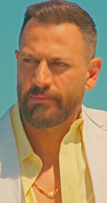 نيقولا معوض يواصل نجاحه التركي ويطلق ديو "Seni Seviyorum" مع جيهان باربور