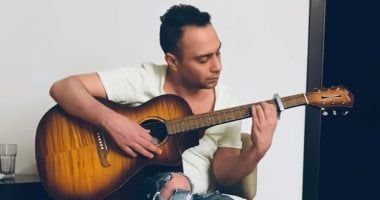 "حكاية أذتني".. تعاون جديد يجمع حسام حبيب بالموزع مصطفى غانم لأول مرة