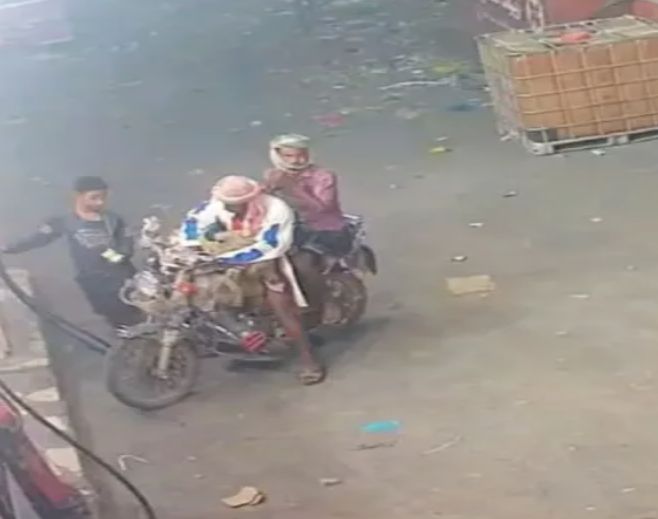 استدرجوه بذريعة "مشوار" وذبحوه بدم بارد...كاميرا مراقبة تكشف جريمة مروعة في تعز