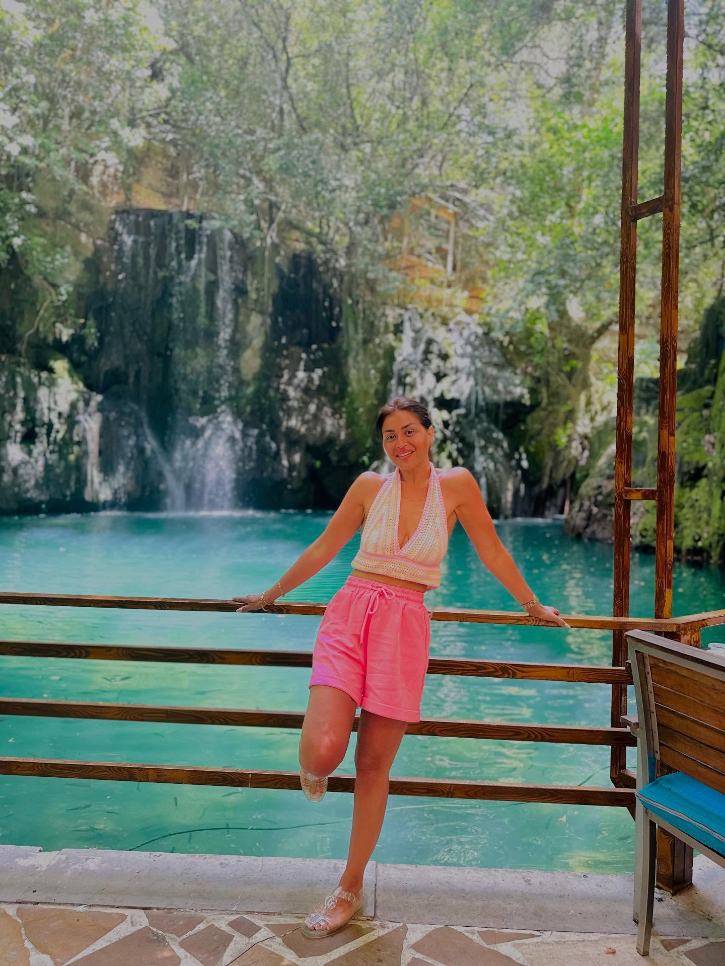 منة فضالى تتصدر الترند والسبب إطلالة صيفية.. وهكذا ظهرت