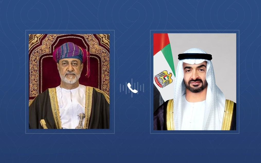 الامارات | رئيس الدولة وسلطان عمان يتبادلان هاتفياً التهاني بمناسبة عيد الأضحى المبارك