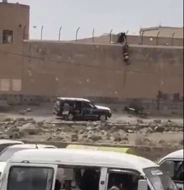 فضيحة مدوية.. القبض على من صور عملية هروب السجناء من السجن المركزي