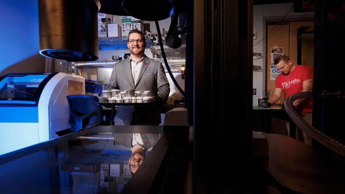 تكنولوجيا: مهندسون يبتكرون جلدا آليا ذاتى الشفاء يكتشف الضرر ويصلحه ذاتيا