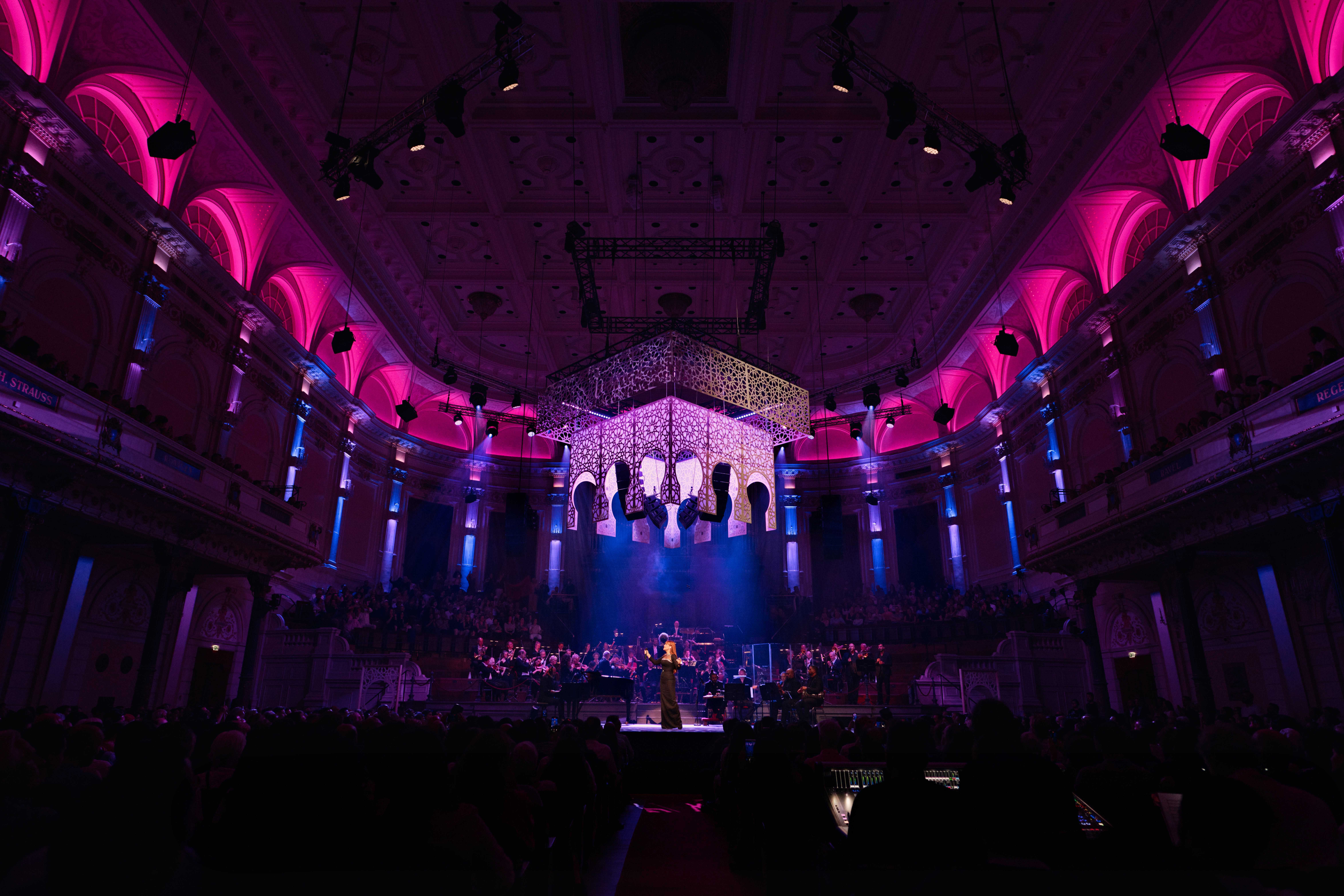 10 صور من حفلى كارول سماحة فى أمستردام