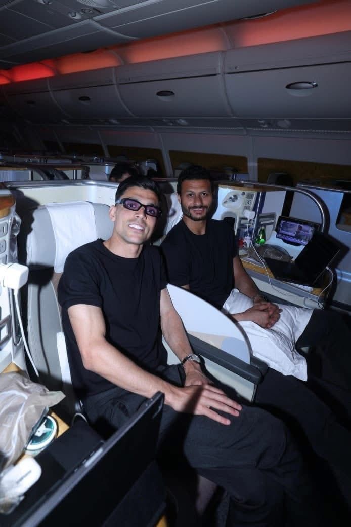 شاهد ماذا يفعل نجوم الأهلى بين السما والأرض قبل هبوط الطائرة فى ميامى ؟