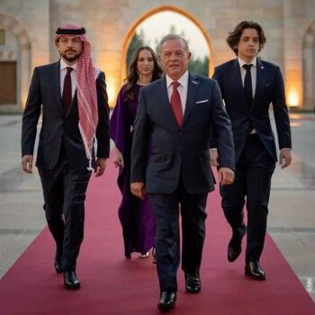 الأميرة سلمى تتألق بـ "قلادة الأردن".. وهذا تصميمها