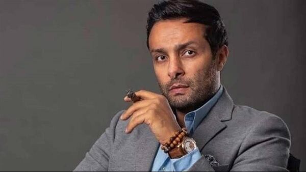 شقيق ياسمين عبد العزيز بتصريح لافت عن أحمد السقا