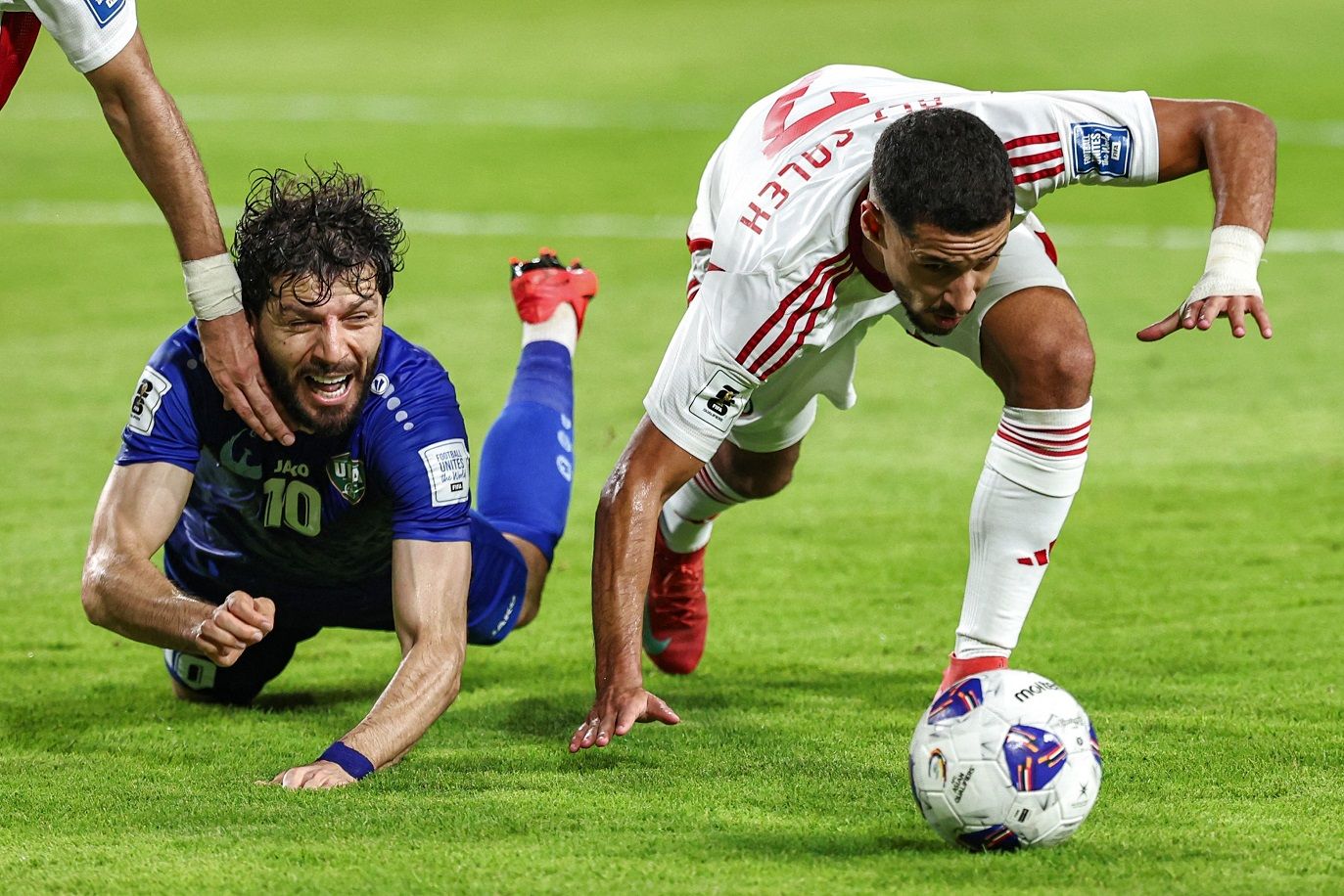 الامارات | منتخب الإمارات يتعادل مع أوزبكستان.. وحلم المونديال يتأجل لـ«المحلق»