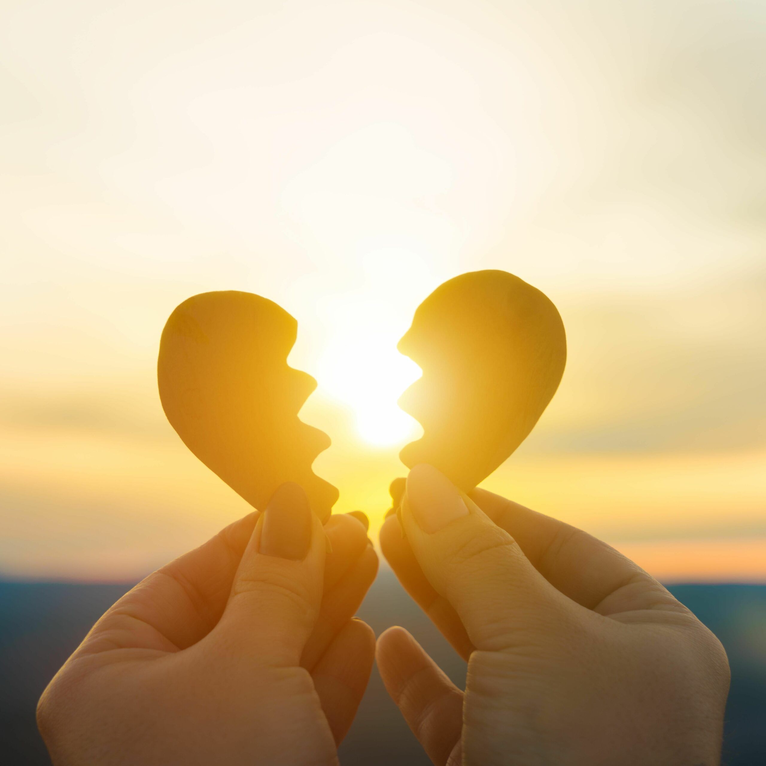 ثنائيّ شهير ينفصل بعد ثماني سنوات من الحبّ