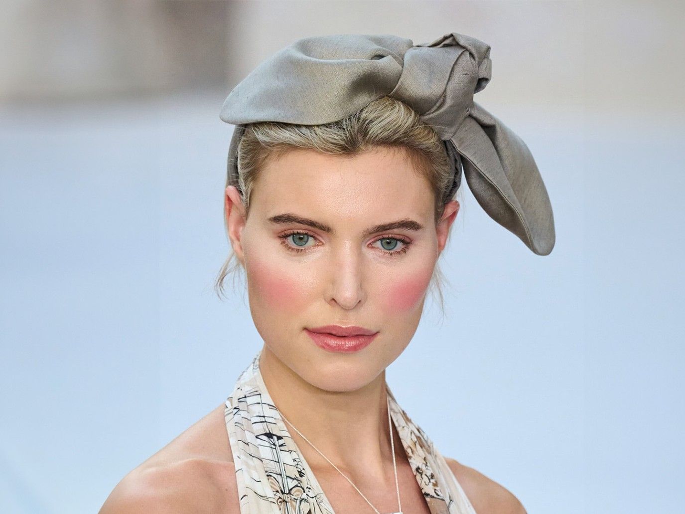 مكياجكِ في العيد باللون الوردي: خيارٌ أنثوي وأنيق يواكب أبرز الصيحات