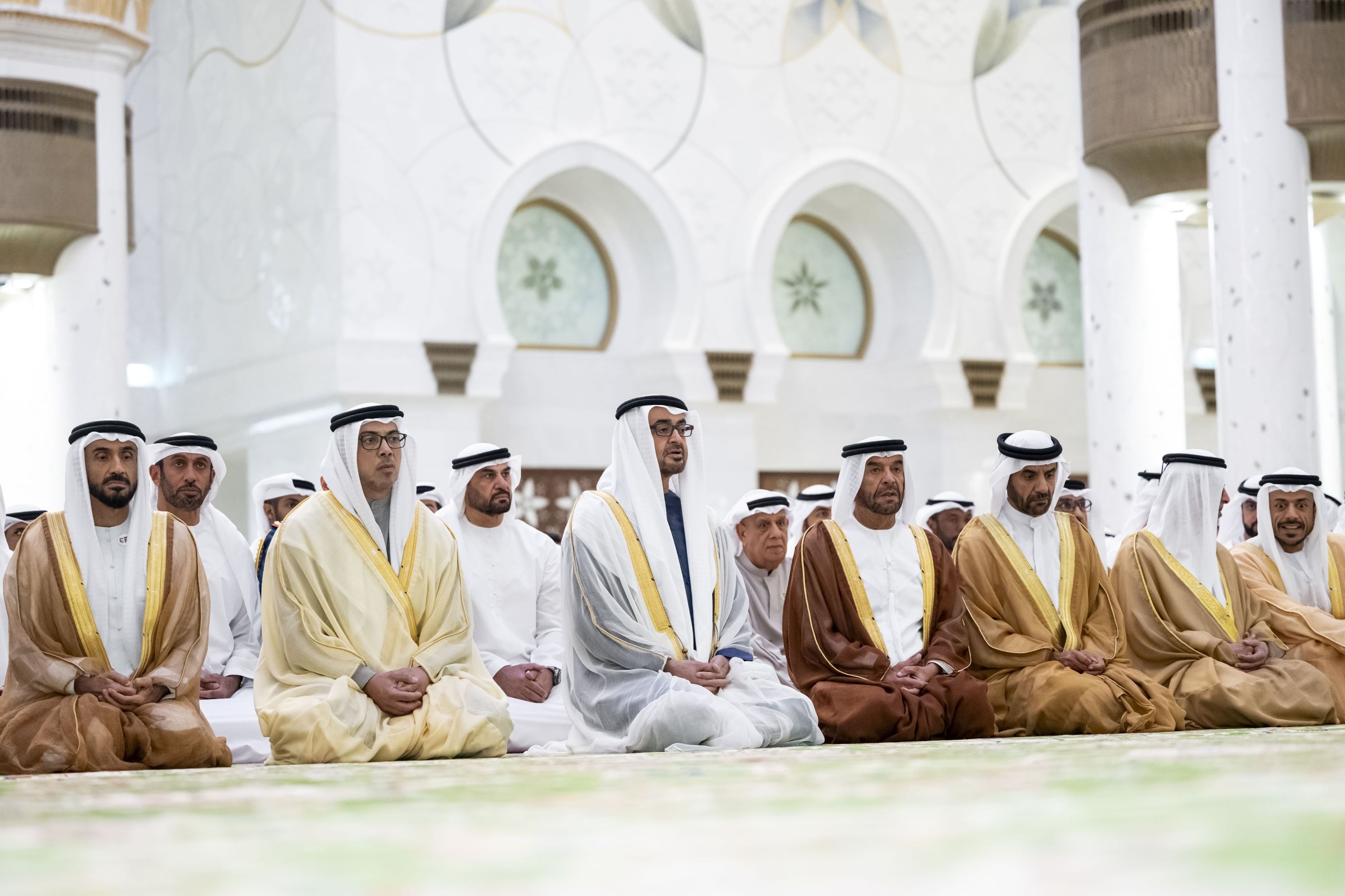 الامارات | رئيس الدولة يؤدي صلاة عيد الأضحى في جامع الشيخ زايد بأبوظبي