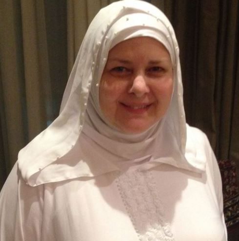 شاهد نجمات الزمن الجميل خلال أداء مناسك الحج