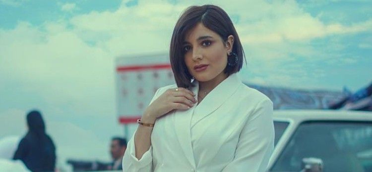 إيمان الحسيني تُهاجم مُنتج: "الله لا يوفقه"