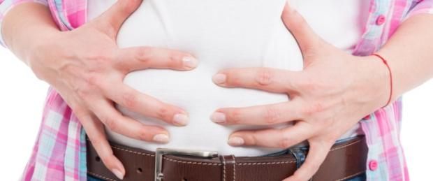 استخدم هذه الأعشاب مع اللحم.. تحميك من الانتفاخ والتلبك المعوي