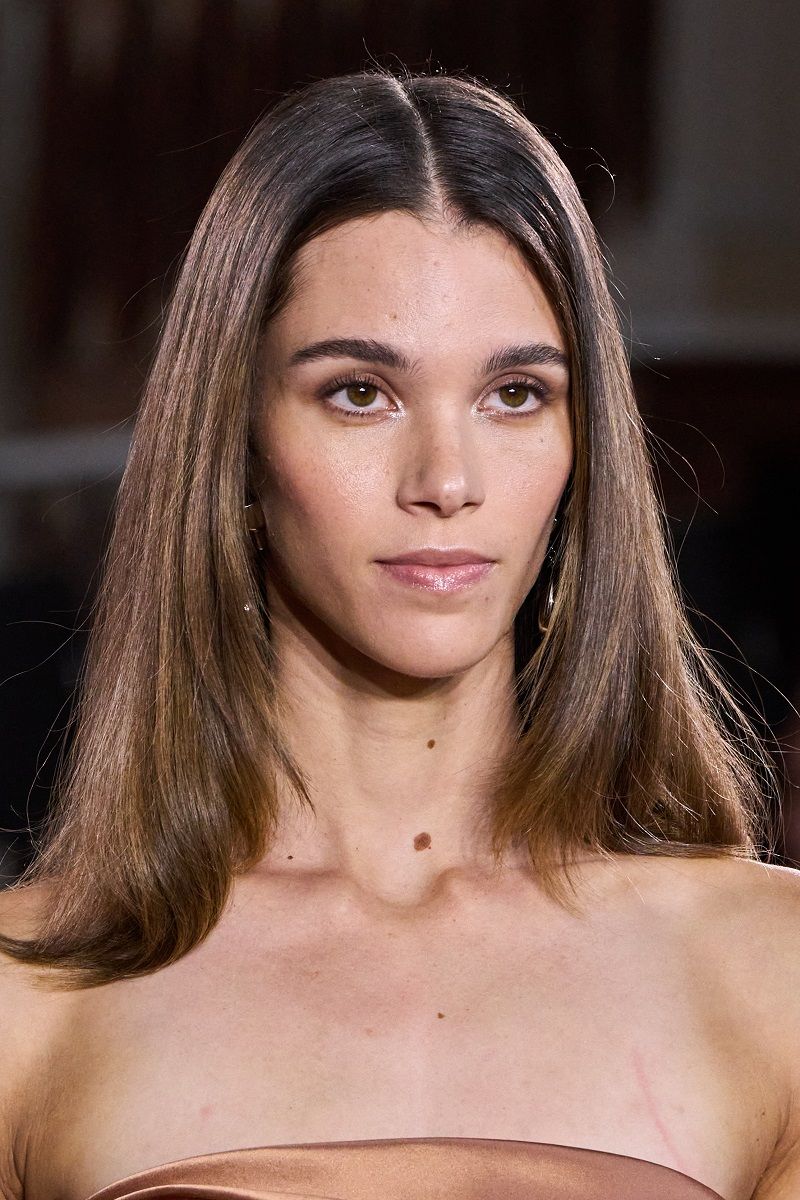 أجمل تسريحات شعر عصرية للعيد يمكنك تنفيذها بسهولة في المنزل