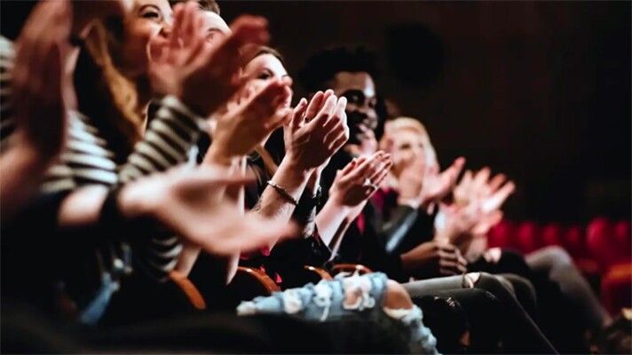 ممثل عالمي حصل على أطول تصفيق في حفل الأوسكار مدته 12 دقيقة