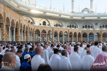 صلاة عيد الأضحى من الحرمين الشريفين.. صور