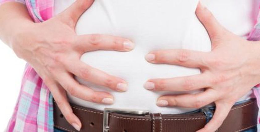 استخدم هذه الأعشاب مع اللحم.. تحميك من الانتفاخ والتلبك المعوي