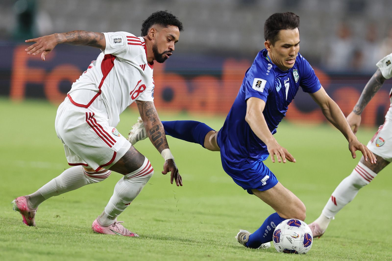 الامارات | رسالة نجوم الإمارات السابقين للاعبي المنتخب قبل مباراة قيرغيزستان.. "لا تضغطوا كوزمين"