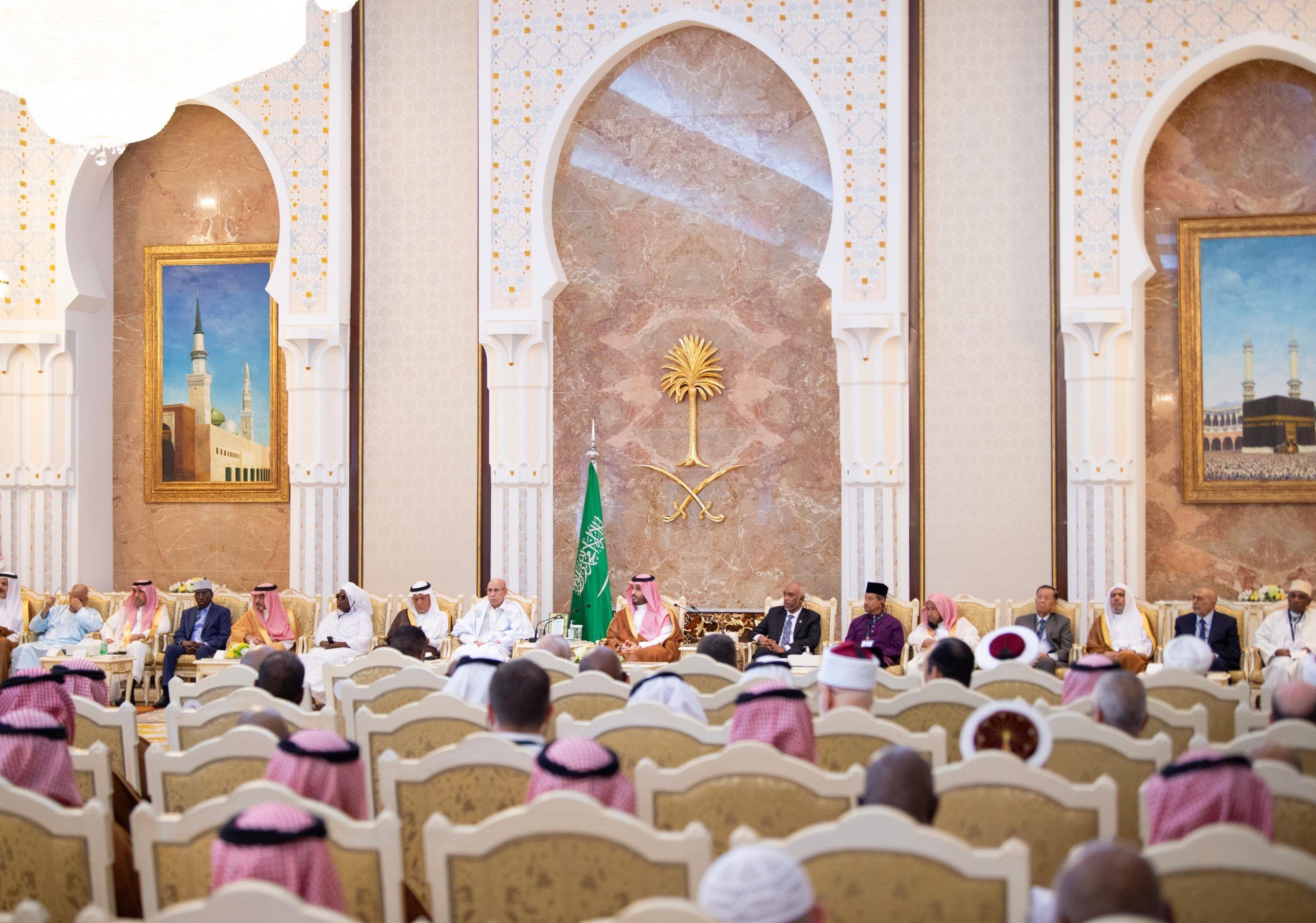 ولي العهد يستقبل أصحاب الفخامة وكبار الشخصيات الذين أدوا فريضة الحج .. صور