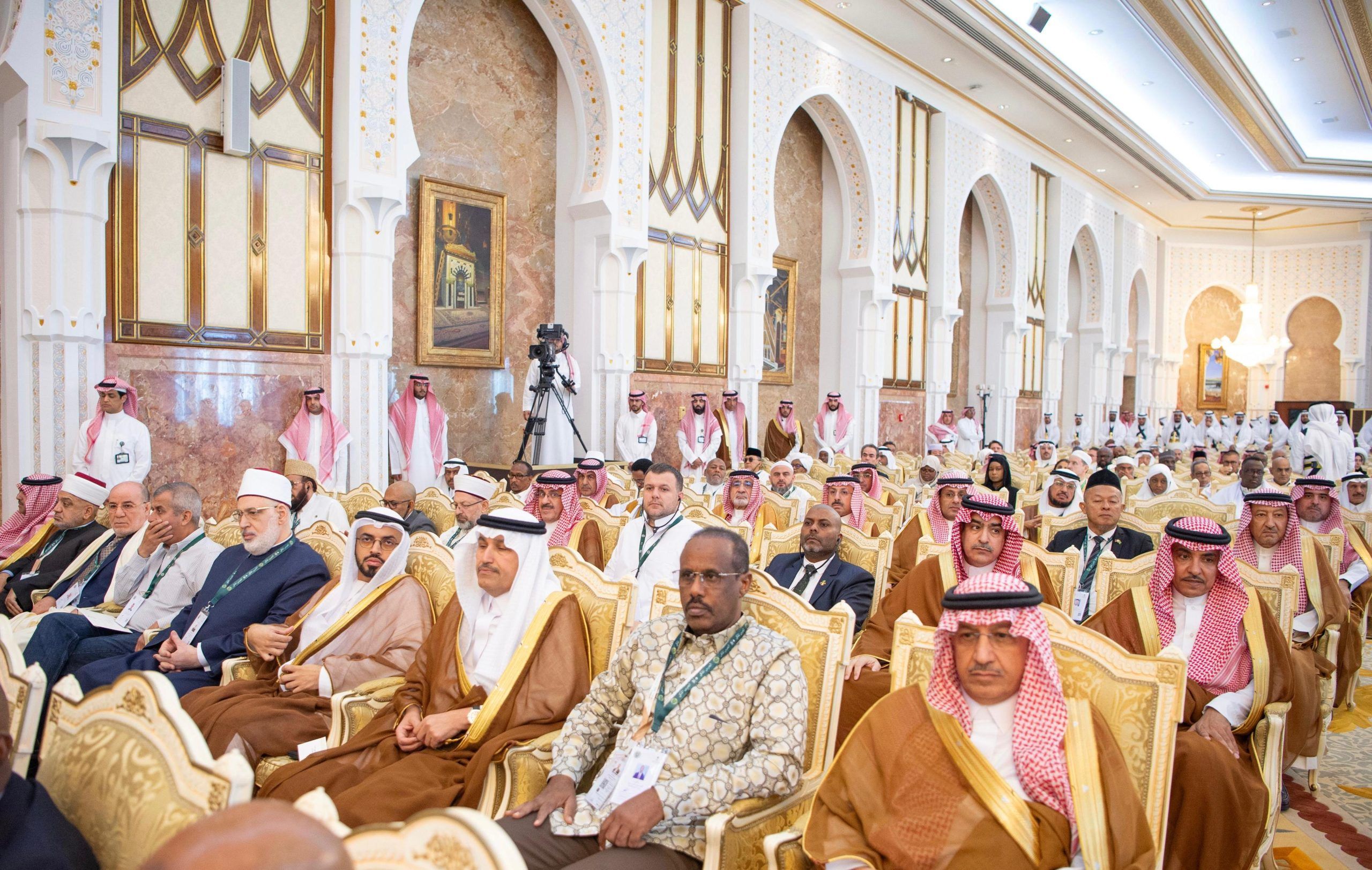 ولي العهد يستقبل أصحاب الفخامة وكبار الشخصيات الذين أدوا فريضة الحج .. صور